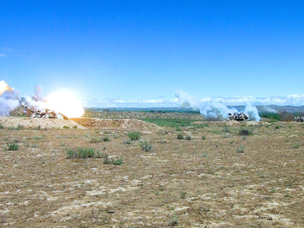 Artilleriya bölmələrinin döyüş atışlı taktiki təlimi başa çatıb - <span class="color_red">VİDEO</span>