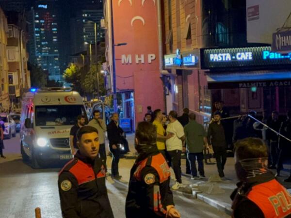 İstanbulda kafeyə silahlı basqın olub, <span class="color_red">ölənlər və yaralılar var - FOTOlar</span>