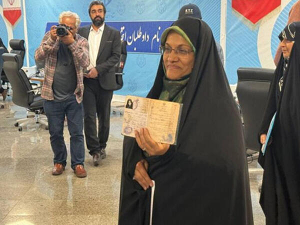 İrandakı seçkilərdə 4 qadın namizəd kimi <span class="color_red">qeydə alındı</span>