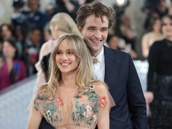Robert Pattinson gizlicə evlənib