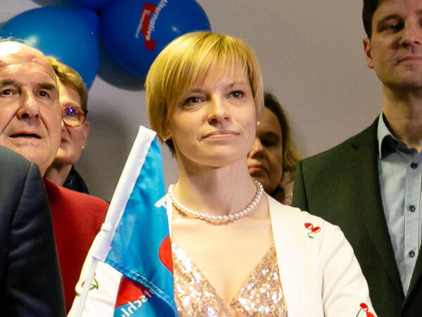 41 yaşlı almaniyalı deputat Rusiyaya qaçdı