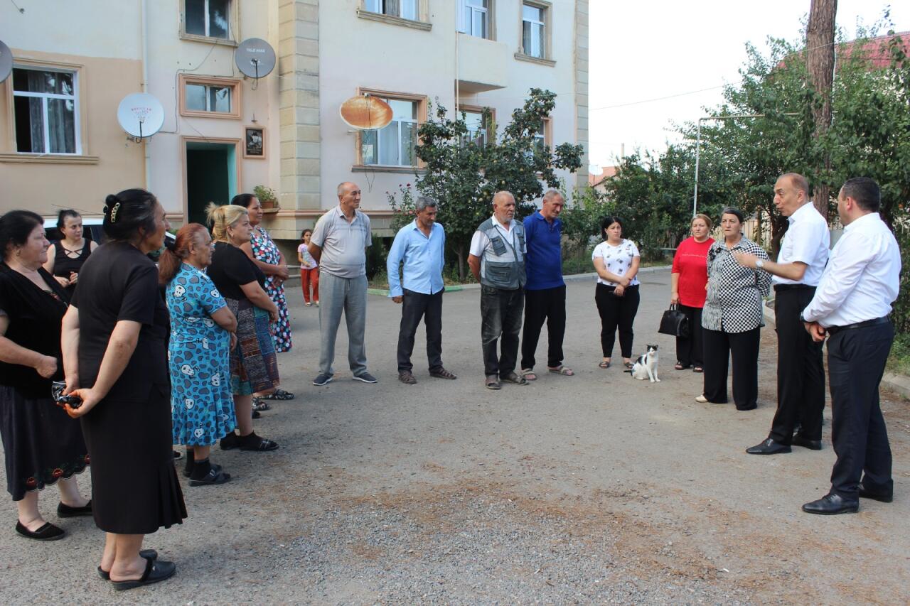 Nizami Səfərov Tovuz şəhər və kənd ağsaqalları olan seçicilərlə görüşlər keçirib