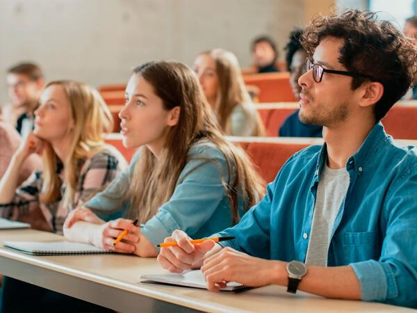 Bəzi universitetlərdə tələbat olmayan ixtisaslar tədris olunur - <span class="color_red">VİDEO</span>