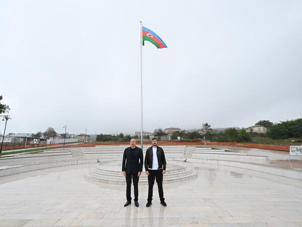 İlham Əliyev Şuşada Bayraq Meydanının açılışında iştirak edib - FOTO