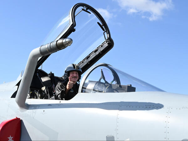 İham Əliyevə JF-17C təyyarələri təqdim olundu - FOTO