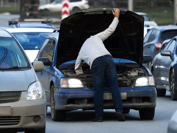 Mühərrik qəfil sönüb və işə düşmür: Motorun yolun ortasında &quot;yatmasının&quot; dörd səbəbi