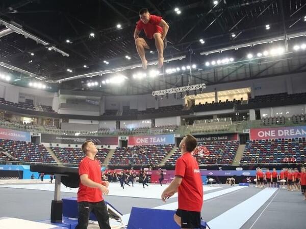 Bakıdakı Avropa çempionatı iştirakçılarının ilk podium məşqi - FOTO