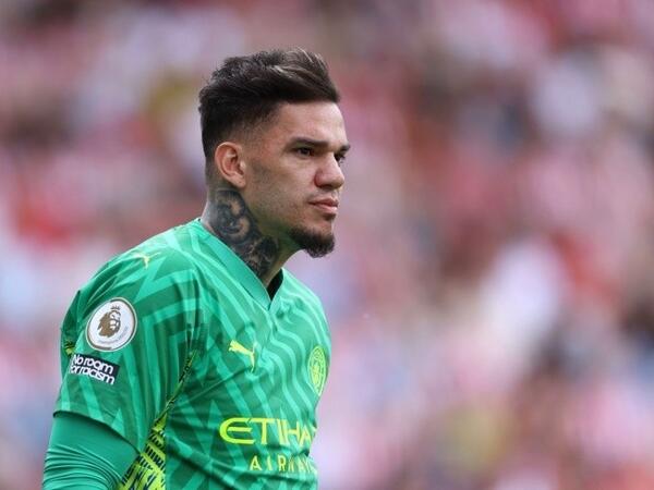 Ederson niyə Mançesteri tərk etməyib?