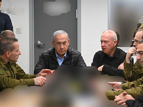 Netanyahu komandirlərlə bunkerdə - <span class="color_red">FOTO</span>