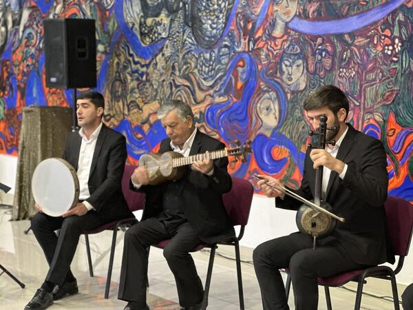 İmadəddin Nəsiminin 655 illiyinə həsr olunmuş “Haqq məndədir” adli bədii-musiqili gecə keçirilib - FOTO