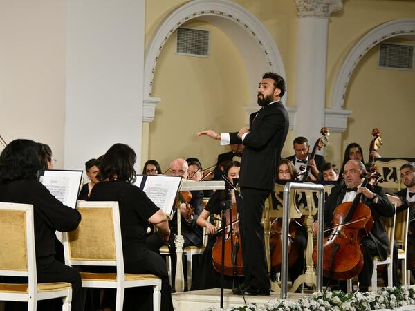 Ü.Hacıbəyli adına Azərbaycan Dövlət Simfonik Orkestrinin konserti keçirilib - FOTO