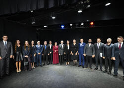 Mehriban Əliyeva Azərbaycan Dövlət Pantomim Teatrında olub - <span class="color_red">FOTO</span>