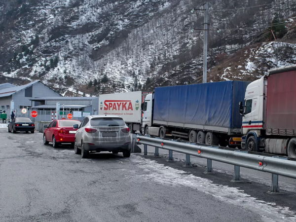 Ermənistanı Rusiya ilə birləşdirən yeganə quru yol bağlandı