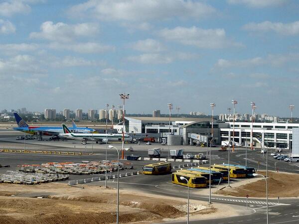 Hizbullah bu aeroportu vurdu