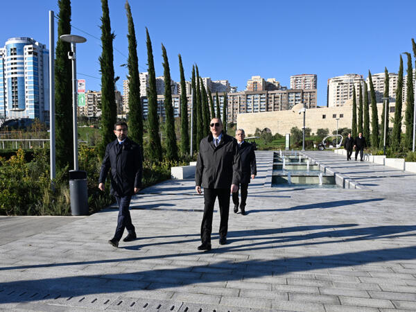 İlham Əliyev Bakıda Mərkəzi Parkın üçüncü hissəsinin açılışında iştirak edib - FOTO