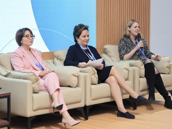 “Liderlik edən qadınlar: Dayanıqlı gələcək üçün iqlim çempionları” mövzusunda panel sessiyası keçirilib - <span class="color_red">FOTO</span>