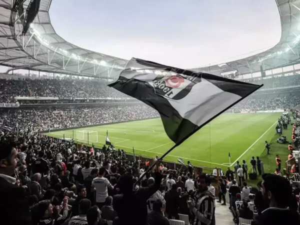 &quot;Beşiktaş&quot;ın loqosu dəyişdirildi, qalmaqal düşdü - FOTO